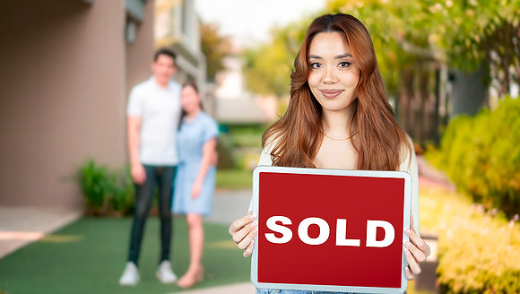 realtor_and_sold_sign