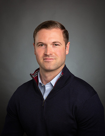 portrait_studio_man,jpg