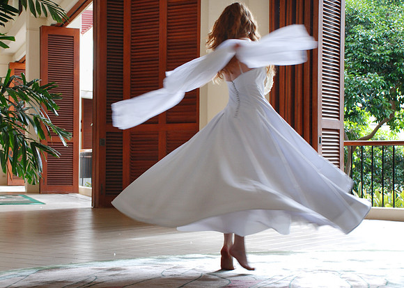 wedding bride spinning