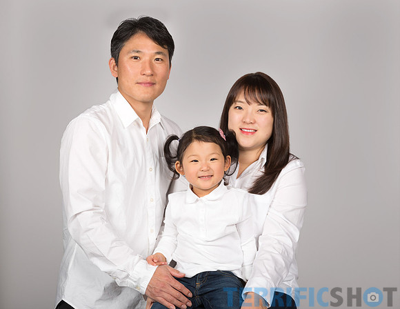 family_holiday_portrait_studio_gray_background-7