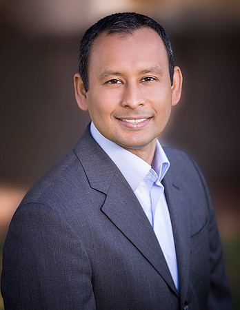 man_executive_corporate_outdoor_headshot