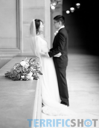 wedding_bride_bouquet_flower_san_francisco_city_hall_black_white