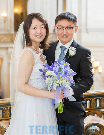 wedding_couple_stairs_san_francisco_city_hall_black_and_white