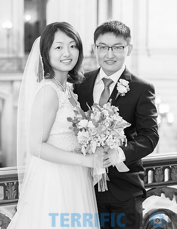 wedding_couple_stairs_san_francisco_city_hall