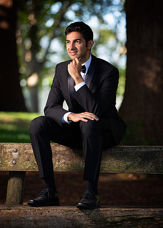 glamor_man_wearing_tuxedo_outdoor_portrait_headshot