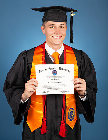 man_graduation_photo_studio