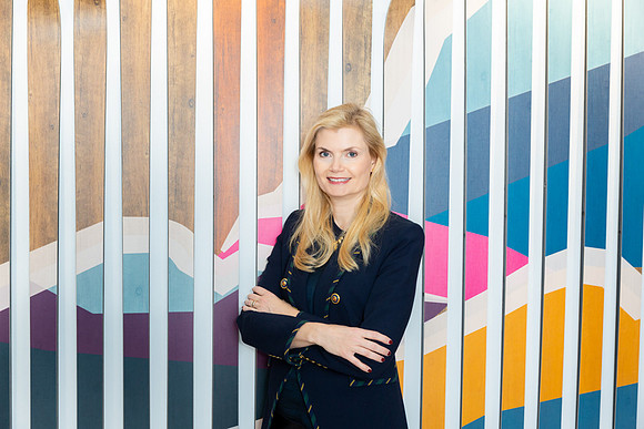 doanddontdocorporateheadshot-2