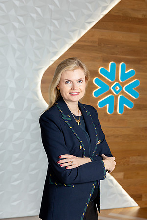 doanddontdocorporateheadshot-19