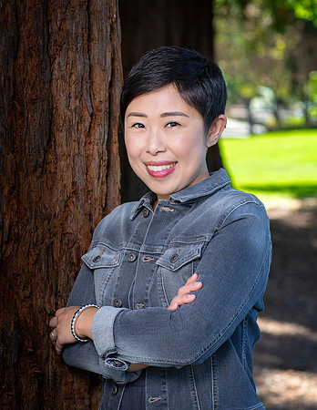 woman_headshot_wearing_jean_jacket_outdoor_photo