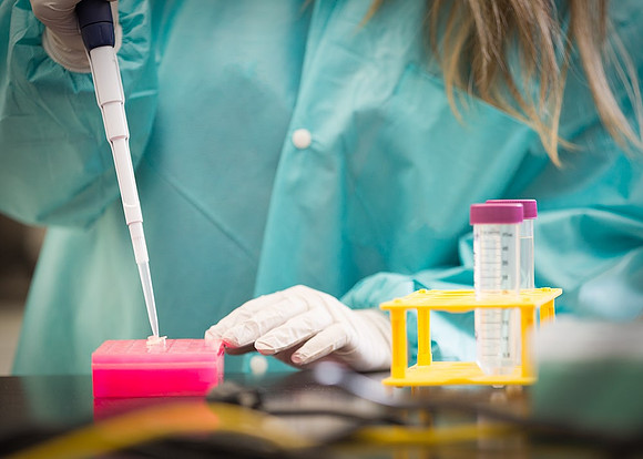 commercial_lab_staged_photography-min